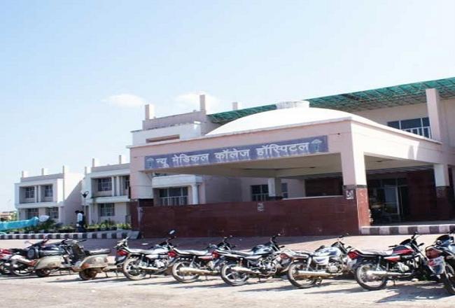 मरीज को आईसीयू की जरूरत, पैसे नहीं थे तो जनरल वार्ड में किया शिफ्ट