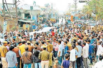 करंट से मजदूर की मौत, रायपुरा चौराहे पर शव रखकर लगाया जाम