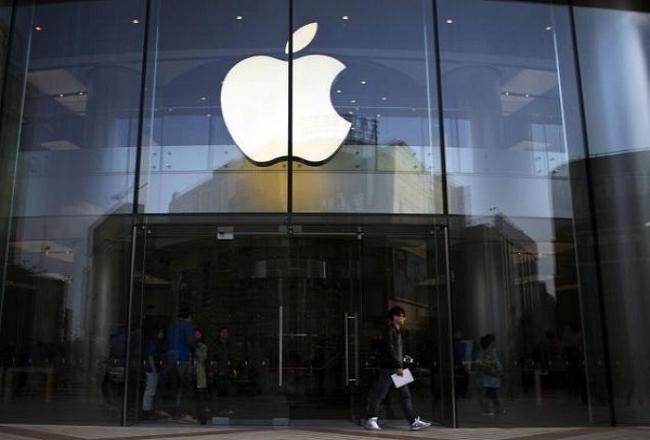 U.S. would let Apple keep software to help FBI hack iPhone