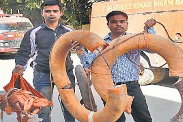 10 साल से 9 करोड़ के उपकरण नहीं दे पा रहा निगम, रस्सियों से शव तलाशते हैं गोताखोर