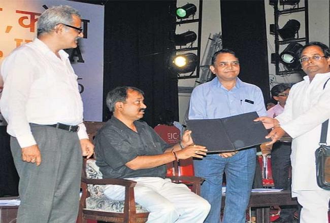 कनवोकेशन के पहले स्टूडेंट्स को हिदायत, गलत डिग्री मिलने पर बहस न करें