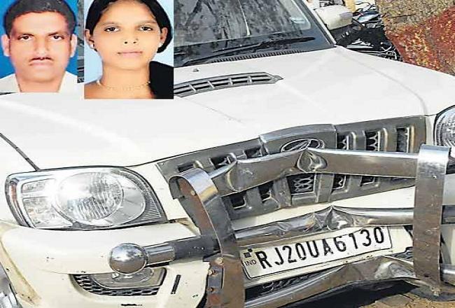 स्कॉर्पियो की टक्कर से बाइक सवार पिता-पुत्री की मौत, पत्नी घायल