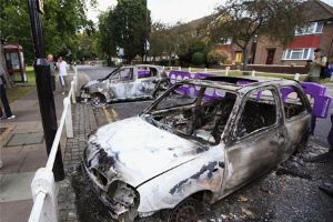 India, England not distracted by riots
